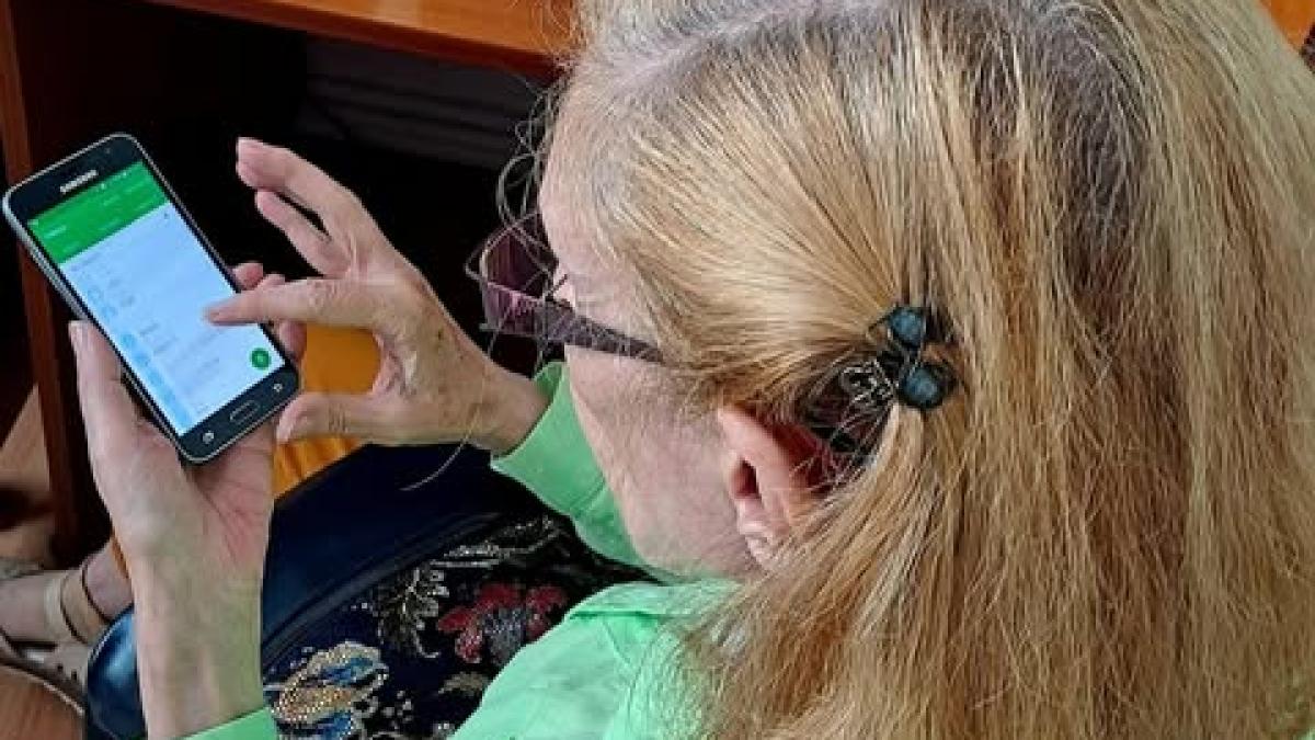 Statistică îngrijorătoare: Unul din doi seniori români consideră ritmul tehnologiei prea rapid