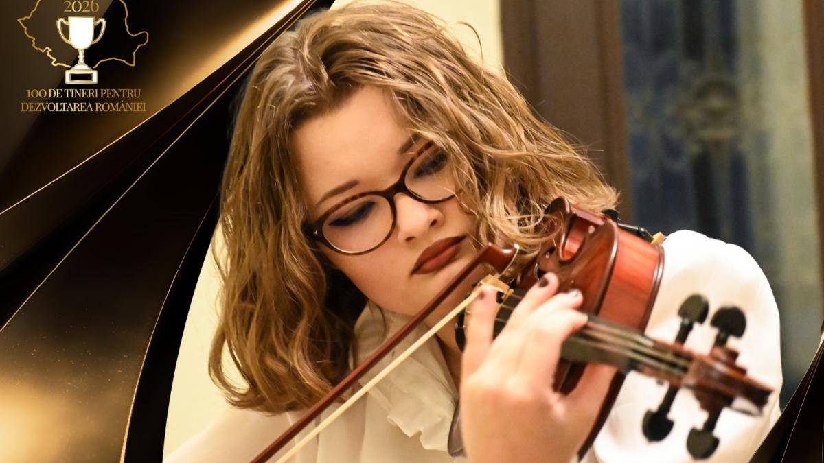 Maria Dura, tânăra care a ajuns pe scena Filarmonicii „Lyra - George Cavadia” după mii de ore de studiu la vioară, în „100 de tineri pentru dezvoltarea României”