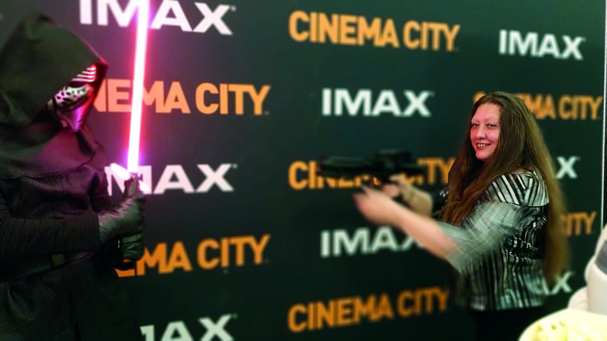 Două premiere de top în cinematografe: „Star Wars” și „Mă mut la mama”