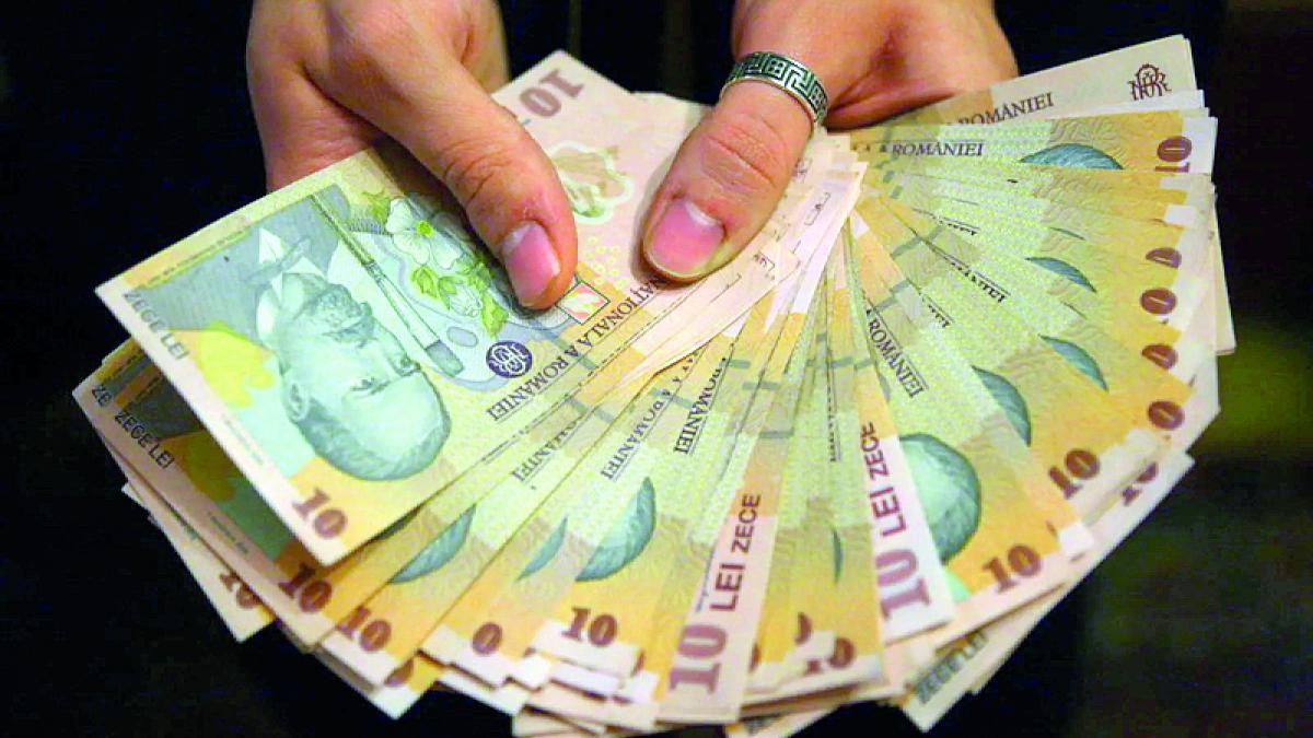 Legea salarizării, 2026: Ce se întâmplă cu bugetarii ale căror salarii urmează să scadă?