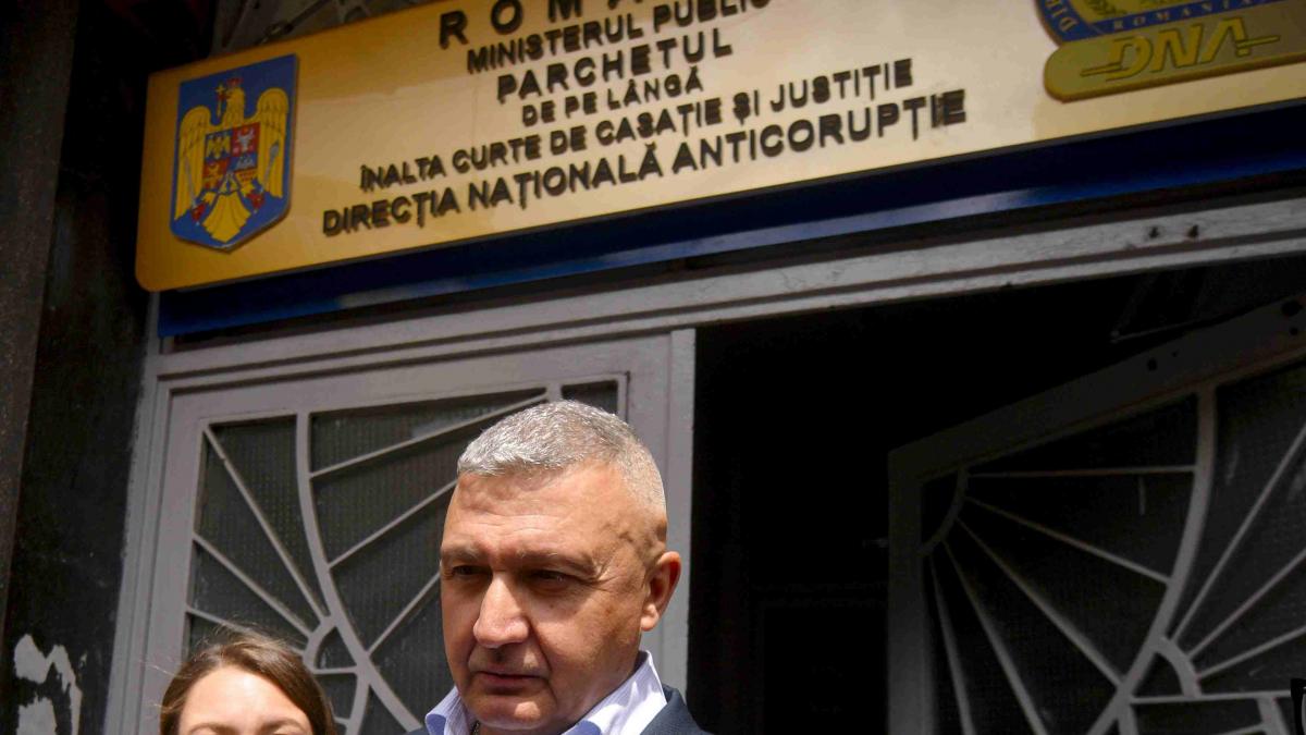 Şeful Armatei, inculpat de DNA chiar în perioada semnării contractelor din programul SAFE