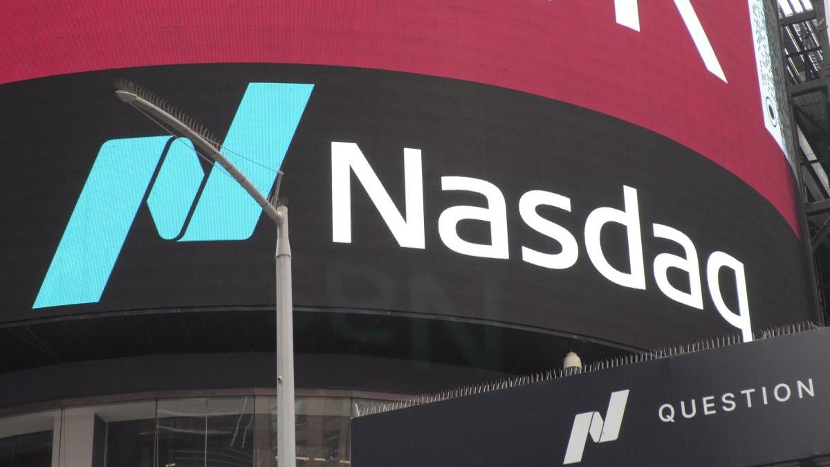 Zi neagră pe piețele financiare: Nasdaq se prăbușește, iar Bitcoin atinge un minim al ultimilor ani