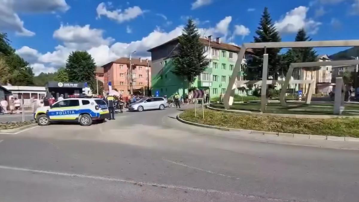 un barbat a deschis focul in lupeni patru persoane au ajuns la spital