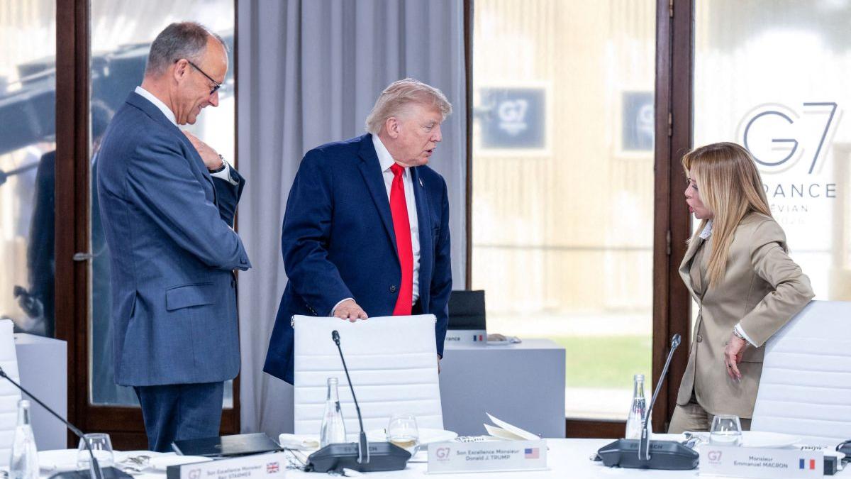 Meloni îl înfruntă pe Trump: „Italia nu este subordonată nimănui, iar popularitatea mea nu te priveşte. Îţi sugerez să ai grijă de a ta”
