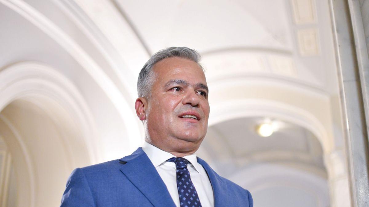 Câte voturi îi lipsesc lui Adrian Veștea pentru a deveni premier