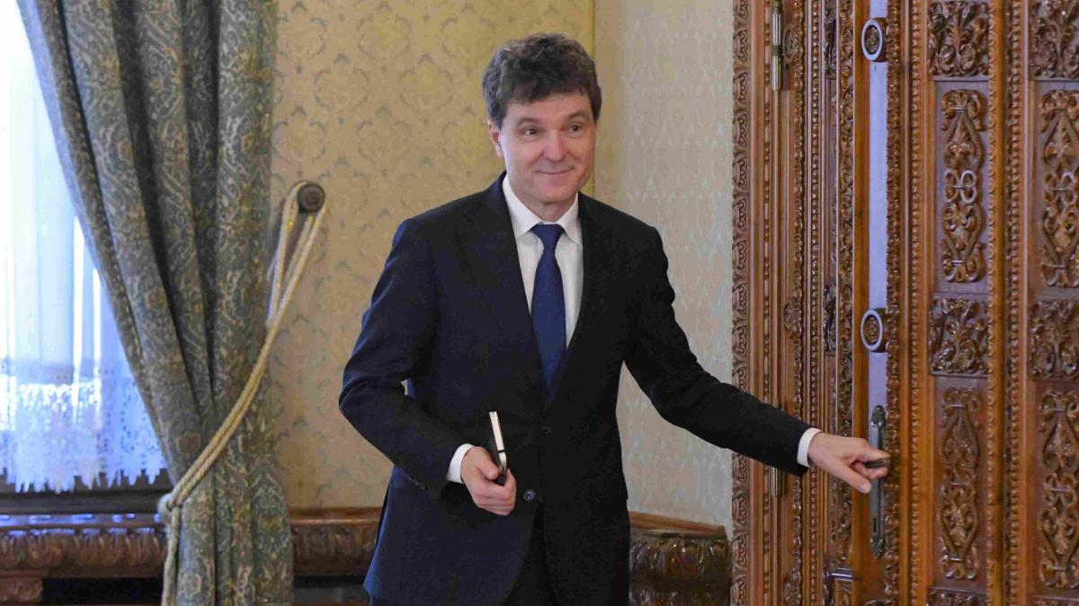 Nicușor Dan demarează noi consultări cu partidele pentru a desemna un nou premier