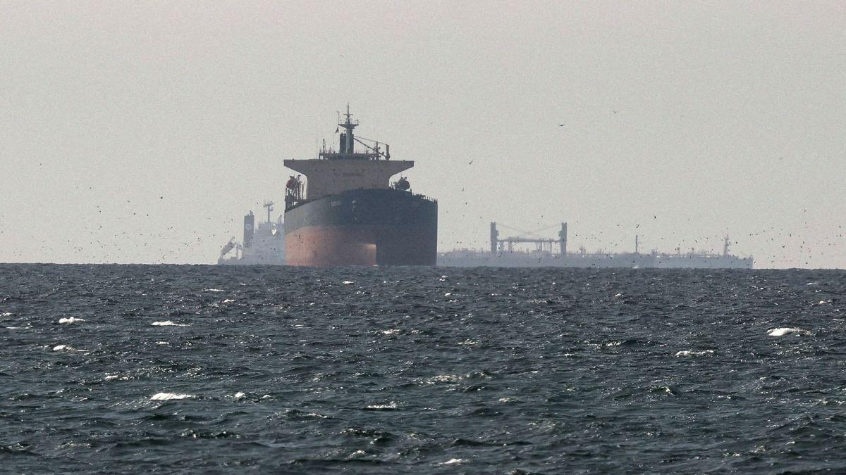 Strâmtoarea Hormuz se redeschide treptat: peste 170 de nave au traversat după acordul dintre SUA și Iran