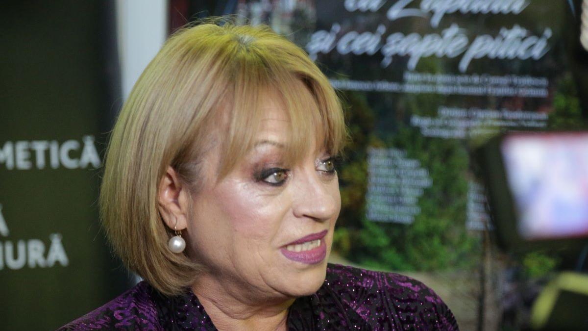 au lasat o fara bani adriana trandafir victima unei escrocherii incredibile cinci tineri au cheltuit 13 000 lei pe haine si mancare