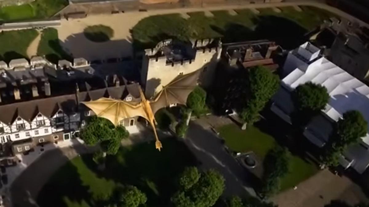dragon urias zbor deasupra londrei spectaculos lansare serial