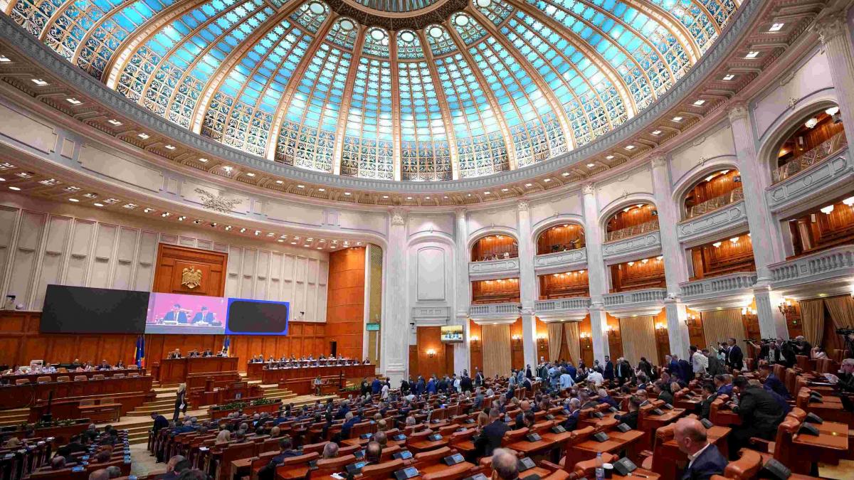 Decizie-șoc în Parlament: Proiectul de lege privind unirea României cu Republica Moldova a trecut de Camera Deputaților