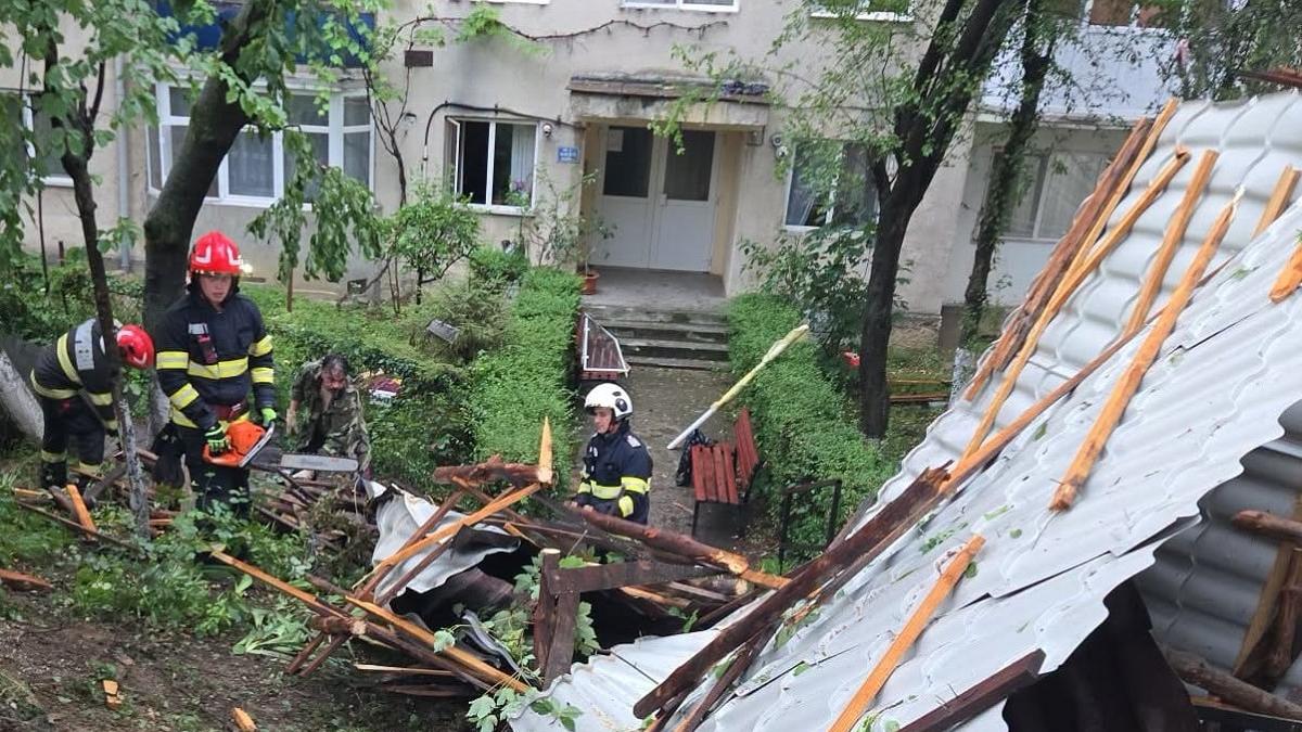 60 localitati 20 judete bucuresti afectate furtuni timpul noptii persoana moarta