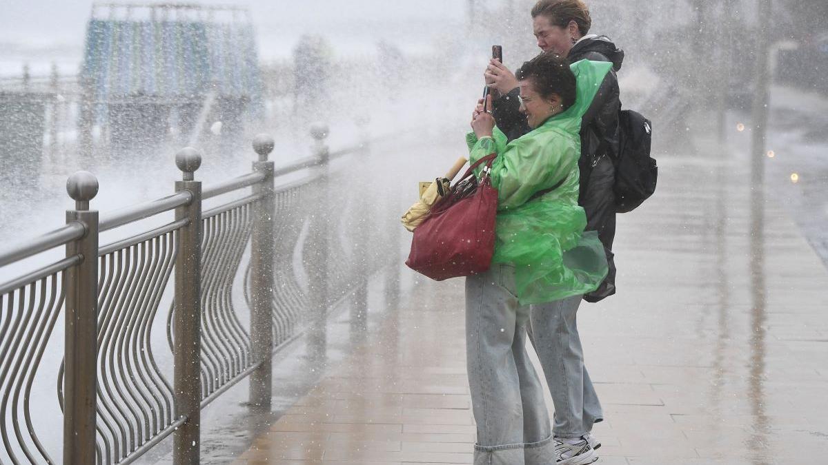 UPDATE Alertă meteo imediată de vreme severă! Ploi torențiale, descărcări electrice și grindină. Iată lista localităților afectate