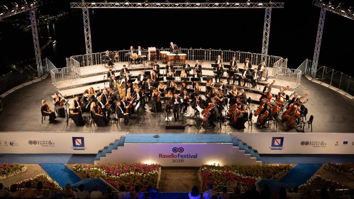 Orchestra Operei Naționale București, decorată cu Medalia Camerei Deputaților a Republicii Italiene. Concert de gală la Ravello Festival, dirijat de Daniel Jinga în încheierea semestrului românesc al Anului Cultural România – Italia 2026.