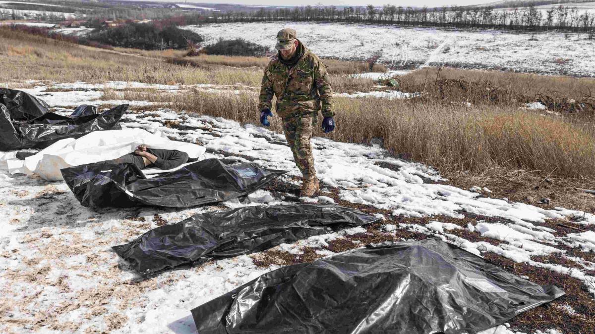 Ucraina acuză Rusia că a executat sute de prizonieri de război. ONU confirmă 