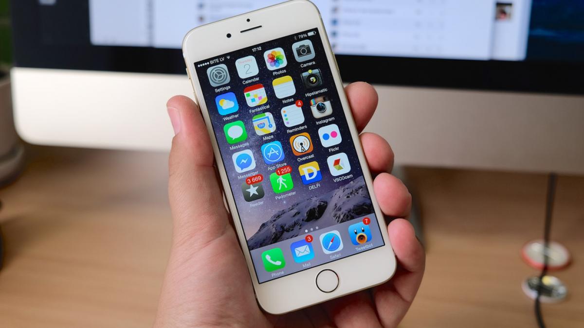 Ai iPhone? Nu răspunde acestor apeluri. Noua fraudă care face victime