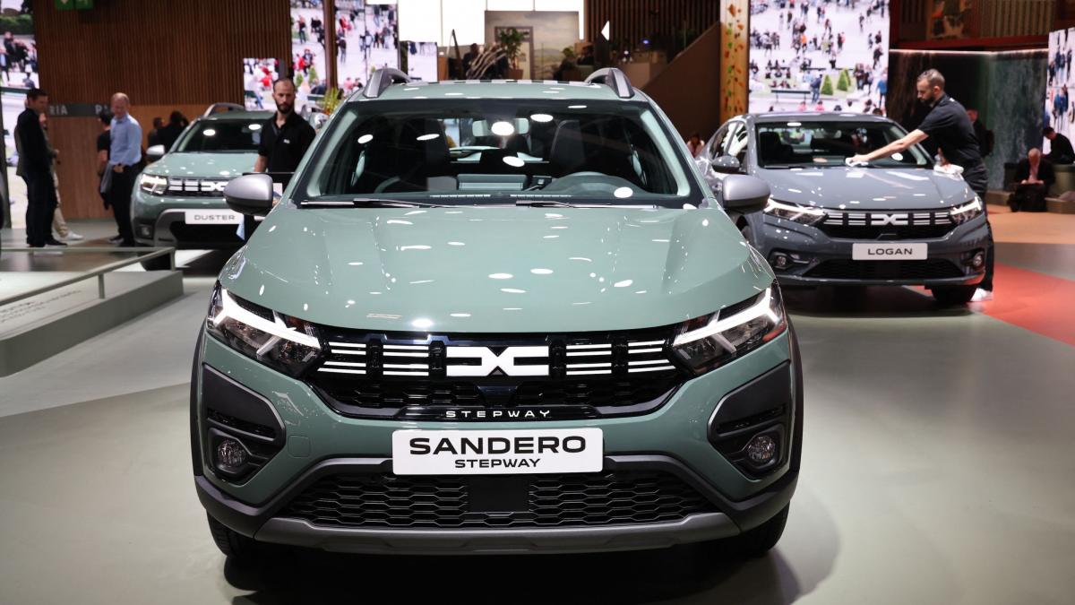 Dacia Sandero pierde primul loc în Europa: Tesla preia conducerea
