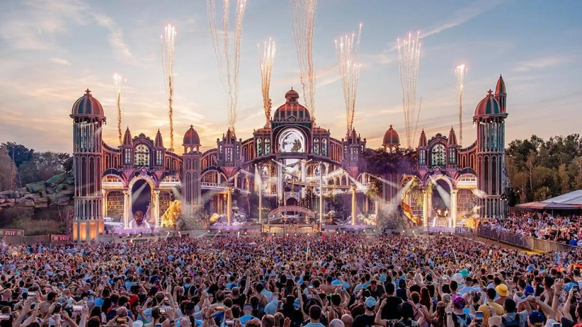 Scandal în Belgia: organizatorii Tomorrowland au aflat din presă că nu mai pot folosi artificii. Line-up 2026: David Guetta, Martin Garrix și Calvin Harris