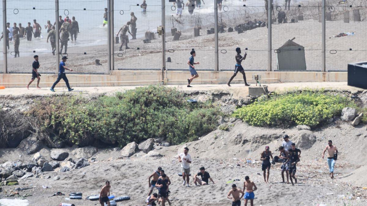 ceuta migranti 2026 spania armata frontiera maroc