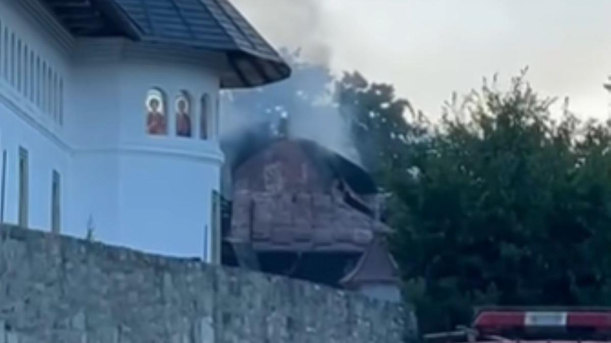 incendiu violent manastire bisericani neamt