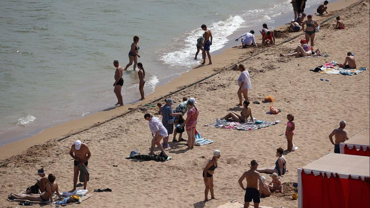 Tragedie pe litoralul rusesc: o dronă a căzut pe o plajă aglomerată la Marea Neagră. Patru morți, printre care un copil