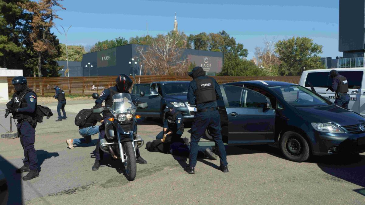 „Mascații” Jandarmeriei au cumpărat motociclete de mare viteză și pentru drumuri greu accesibile de o jumătate de milion de euro