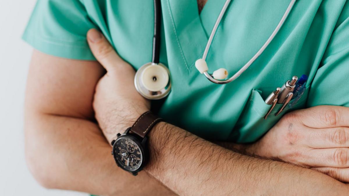 Cum tratezi afecțiunile hemoroidale fără bisturiu și recuperare îndelungată