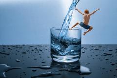 Dieta japoneză cu apă. Ce se întâmplă cu creierul nostru atunci când bem apă pe stomacul gol?