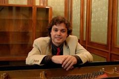 Pianistul Andrei Licareţ, în Seria „Concertelor Enescu” de la ICR Londra