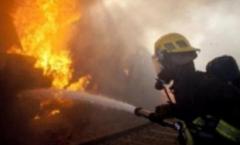 Incendiu într-un bloc din Bistrița. O persoană a murit, iar alte cinci, printre care un bebeluș, au ajuns la spital