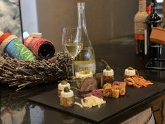 Masa de Crăciun. Ce vin alegi pentru friptură, cozonac sau sarmale