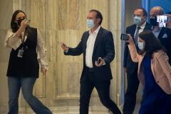 Florin Cîțu îi ACUZĂ pe manifestanți că au atentat la sănătatea românilor intrând în clădirea Parlamentului