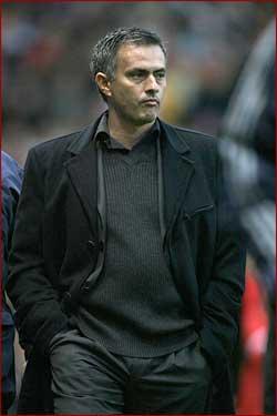 Chelsea - Mourinho, cu bagajele la usa