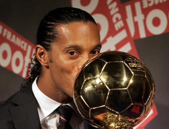 Top fotbal - Ronaldinho si Mourinho sunt primii!
