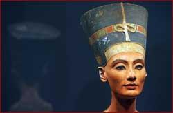 Ceartă - Egiptul şi Germania işi dispută statuia lui Nefertiti