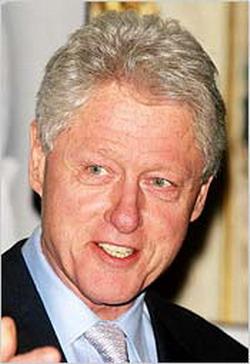 Scump la vorbe  -  Bill Clinton, mai bogat cu 10 milioane
