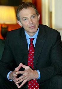 Pantofii lui Tony Blair, sau prietenul la export se cunoaste