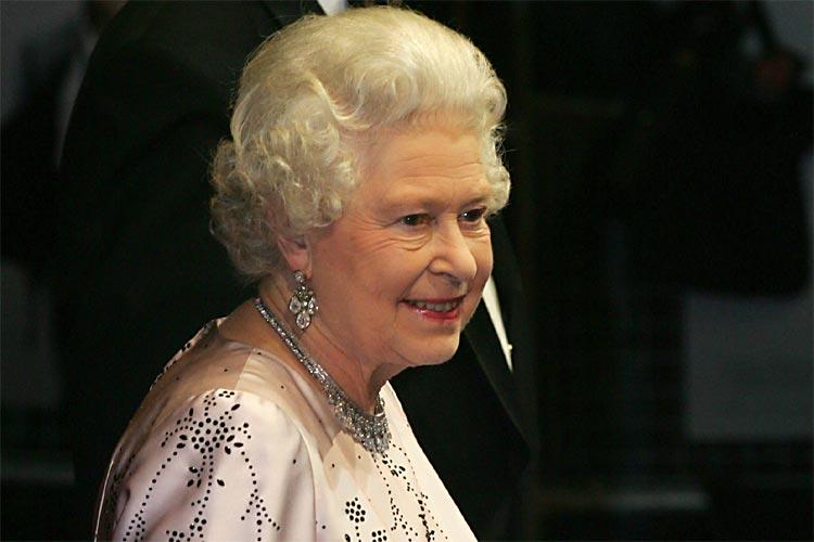 Buckingham  -  Regina Elisabeta a II-a sărbătoreşte in Malta