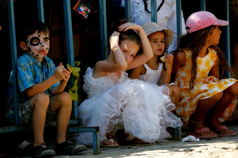 UN FESTIVAL ADOLESCENT LA VĂRSTA PRIMEI IUBIRI 18361343