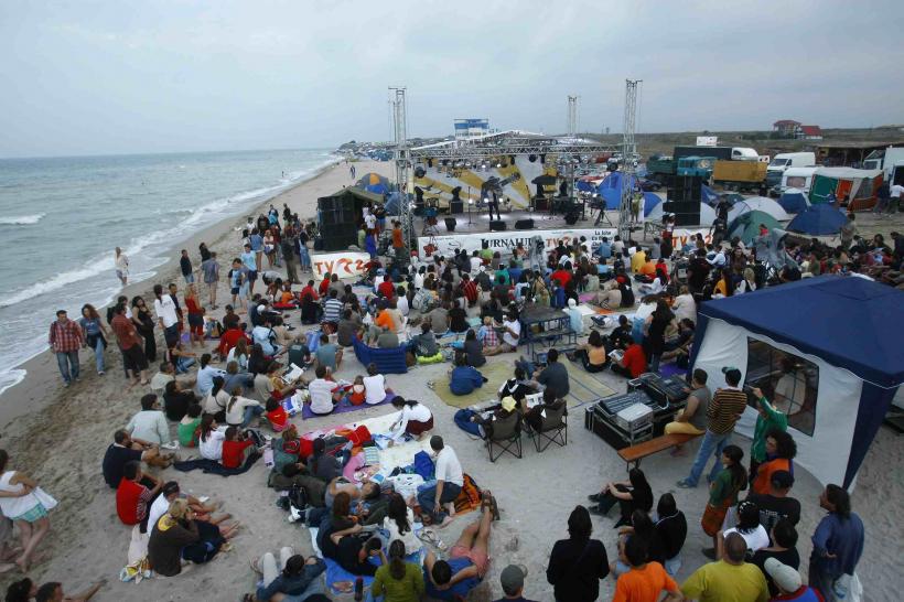 CADETII ŞI VETERANII AU ASEDIAT VAMA 18361670