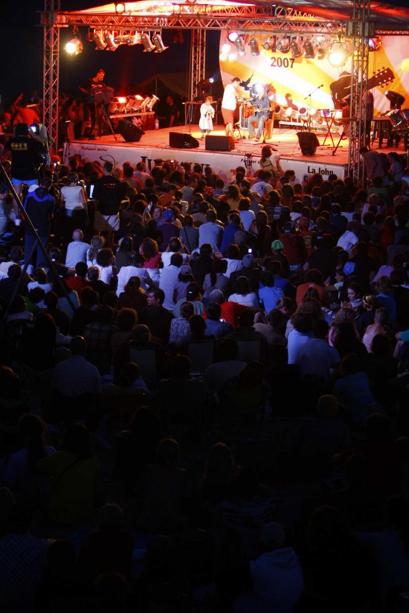 CADETII ŞI VETERANII AU ASEDIAT VAMA 18361672