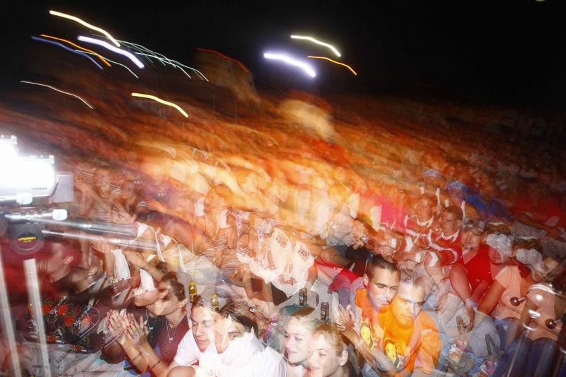 CADETII ŞI VETERANII AU ASEDIAT VAMA 18361686