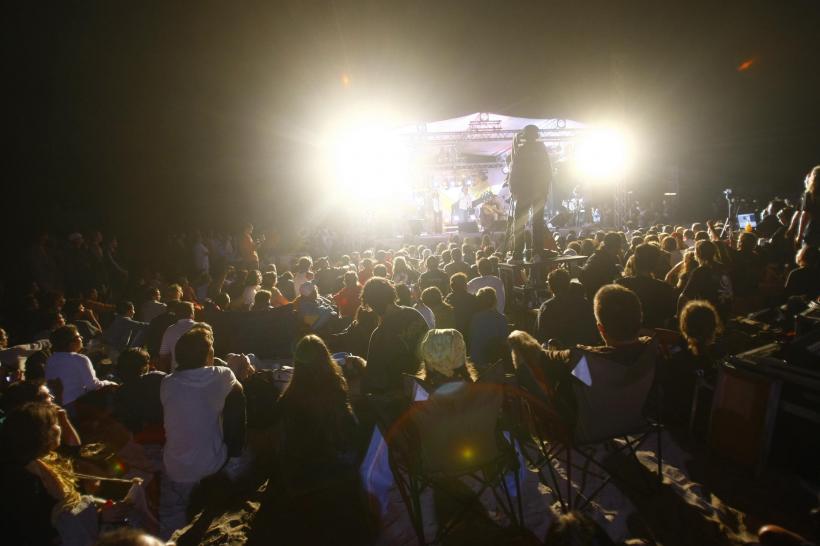 CADETII ŞI VETERANII AU ASEDIAT VAMA 18361699