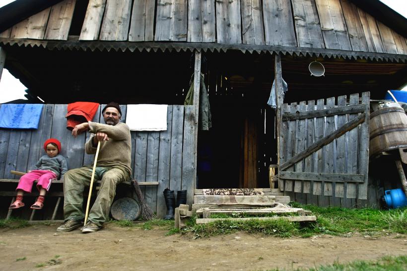 BĂŢEŞUL, LA RĂSCRUCE DE DRUMURI 18361754