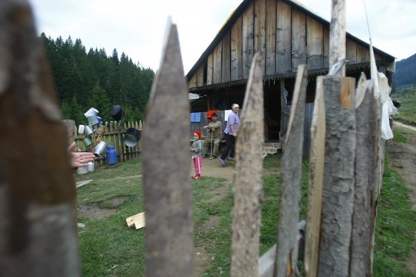 BĂŢEŞUL, LA RĂSCRUCE DE DRUMURI 18361755