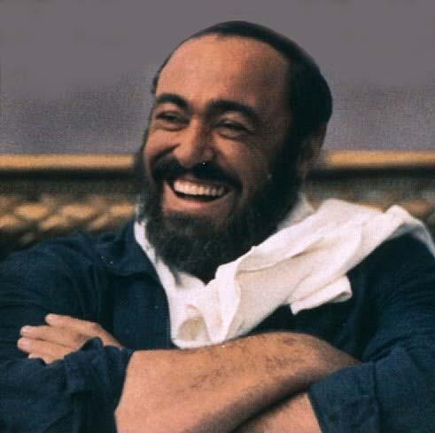 Luciano Pavarotti refuză să părăsească spitalul