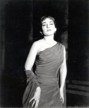 Portret / Maria Callas geniu al muzicii şi regină a unei lumi frivole
