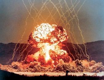 Rusia a testat o bombă  vacuum la fel de puternică precum cea atomică
