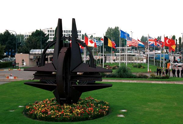 2008 - Romănia va găzdui cel mai mare summit din istoria NATO