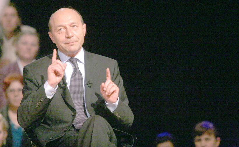 Băsescu imparte PSD-iştii in buni şi răi