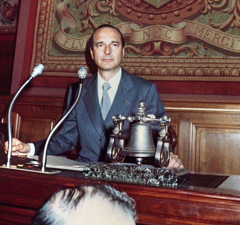 Chirac sub acuzare